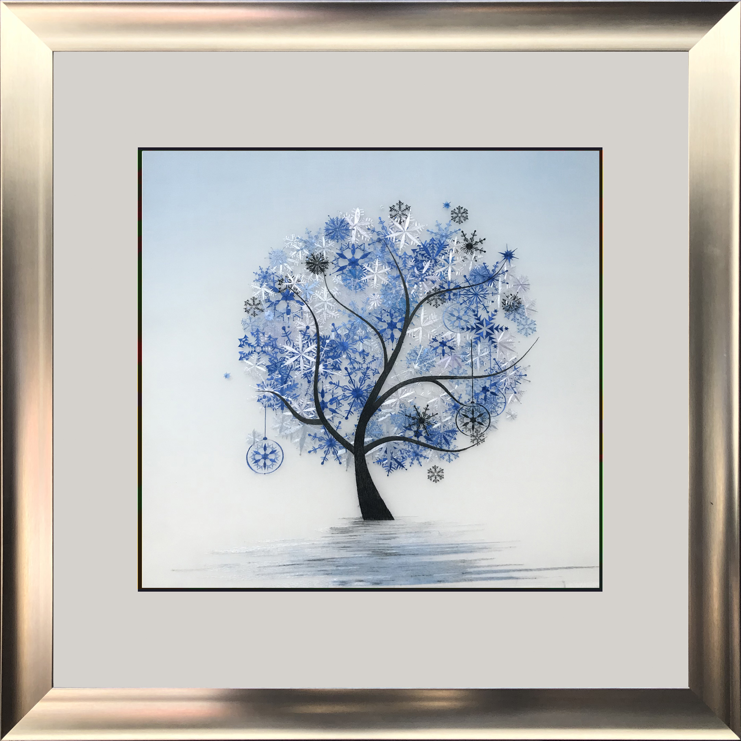 77347.jpeg 50x50cm silver frame